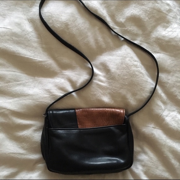 Gorgeous leather cross body! - Picture 4 of 6
